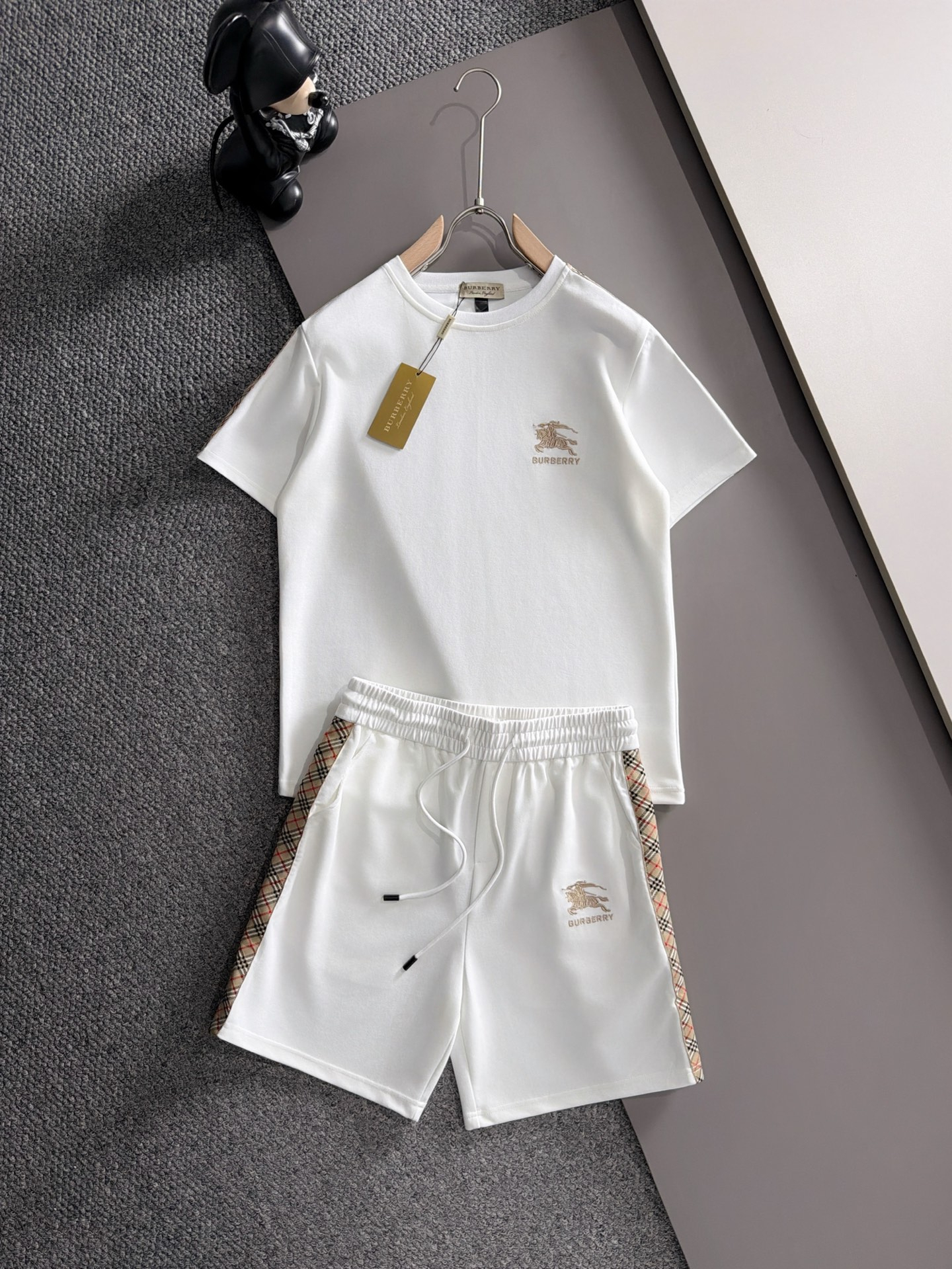 【BURBERRY】半袖T シャツショートパンツ セットアップ