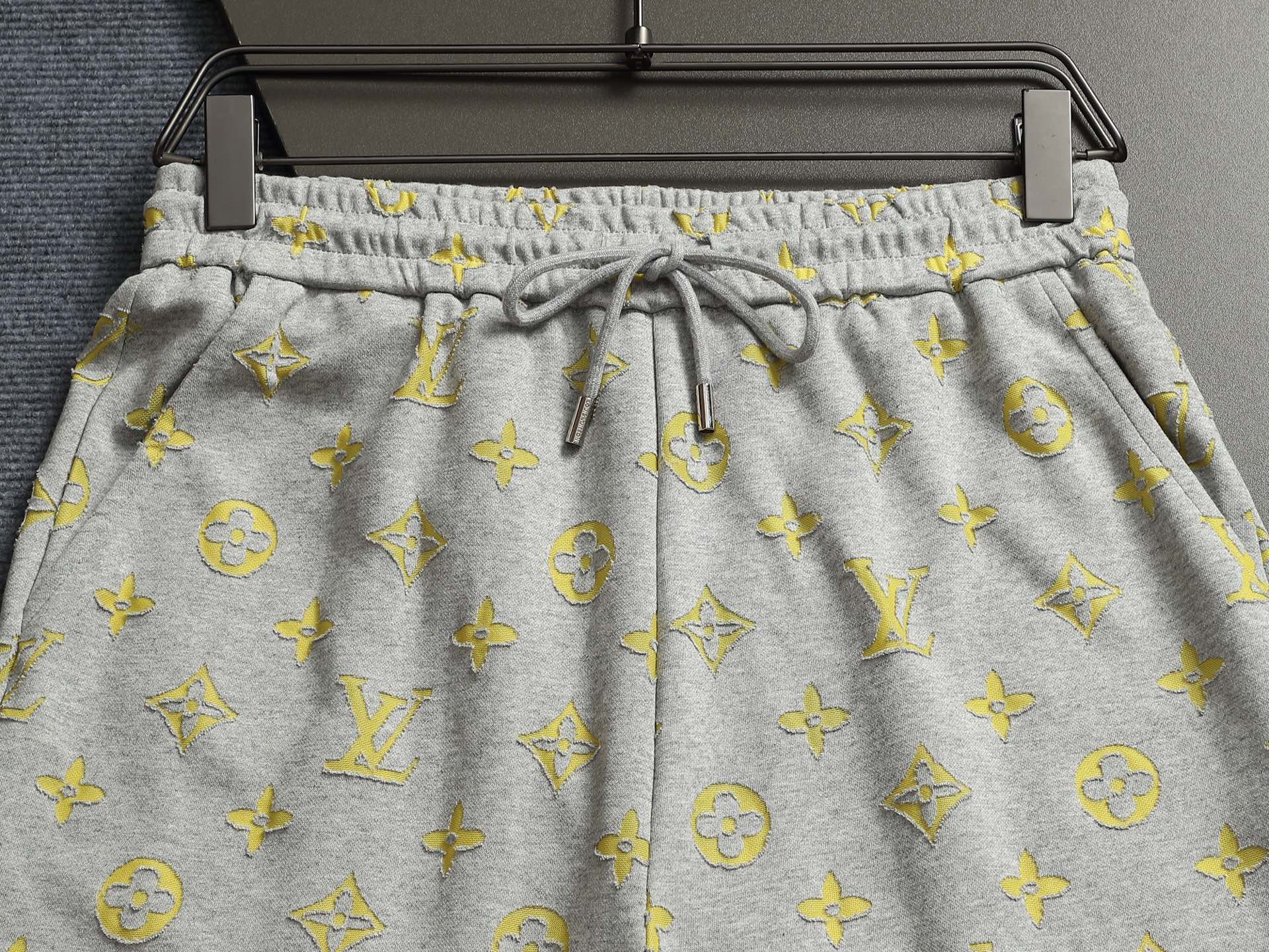 【LOUIS VUITTON】ショートパンツ