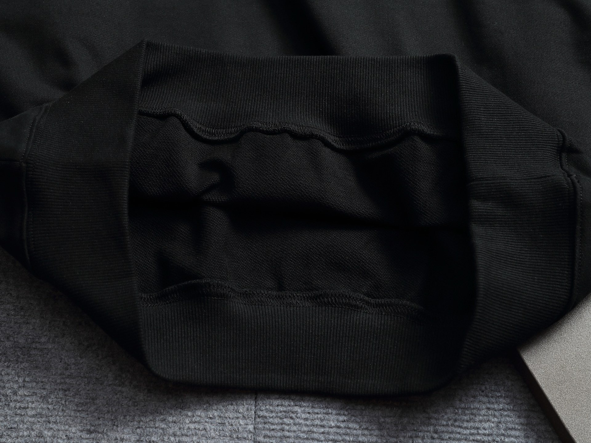 【BALENCIAGA】刺繍長袖 T シャツ