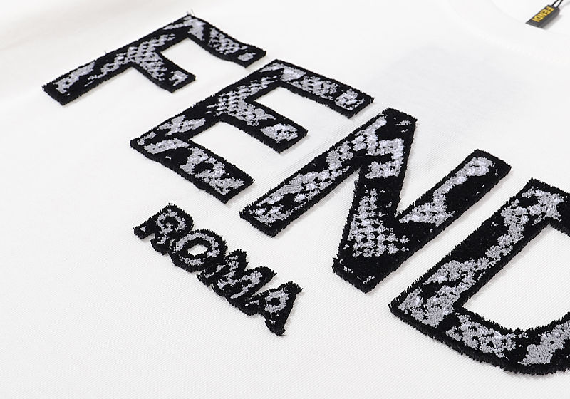 【FENDI】男女兼用、ご好評に付き再入荷！