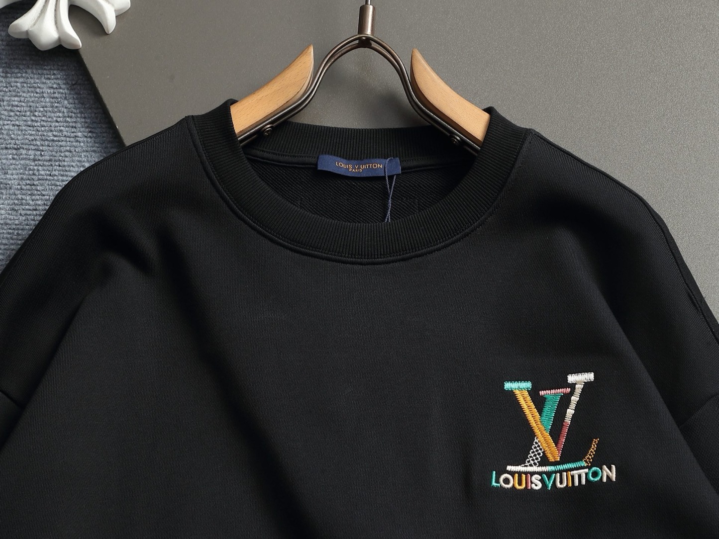 【LOUIS VUITTON】刺繍長袖 T シャツ