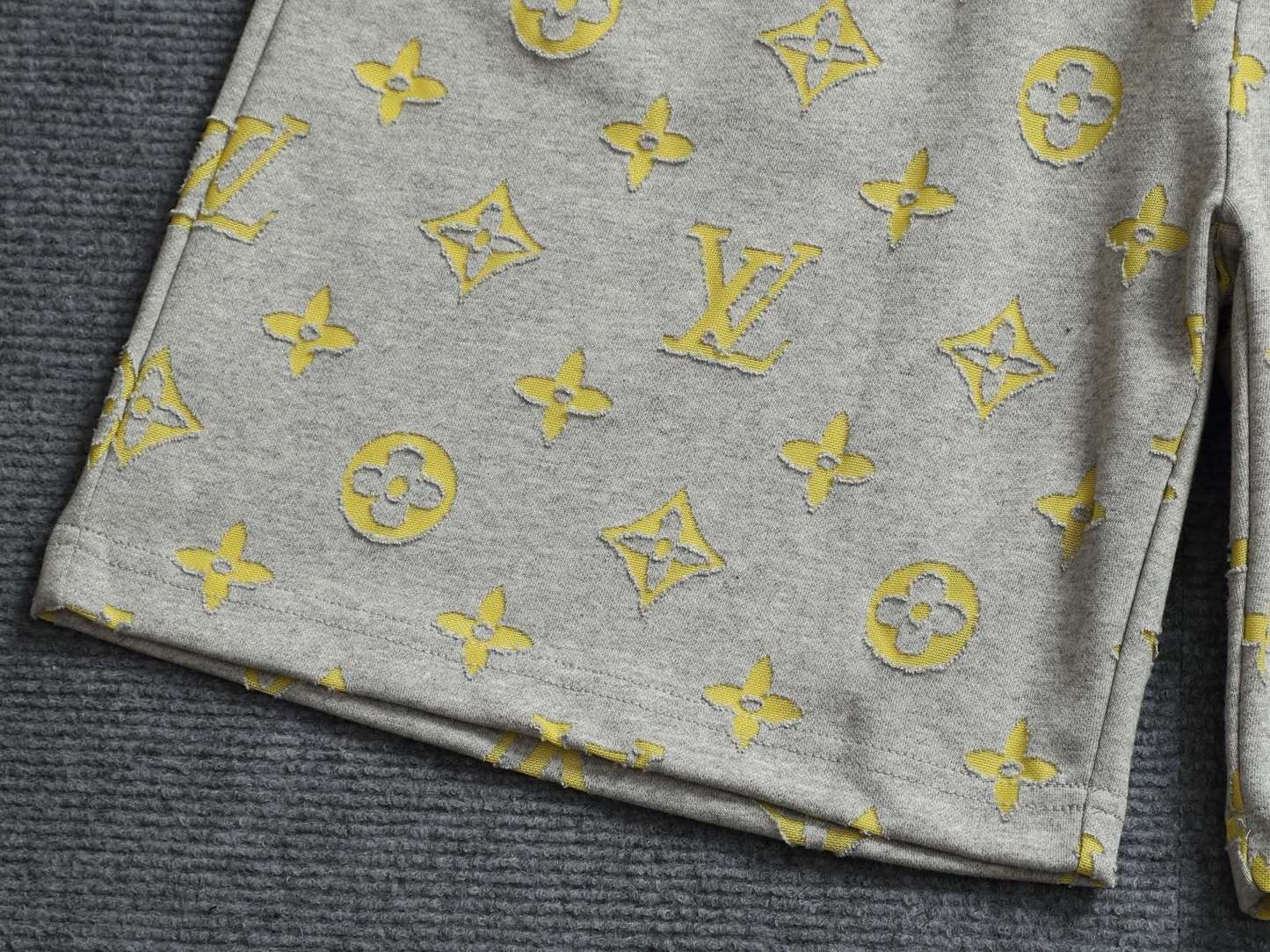 【LOUIS VUITTON】ショートパンツ
