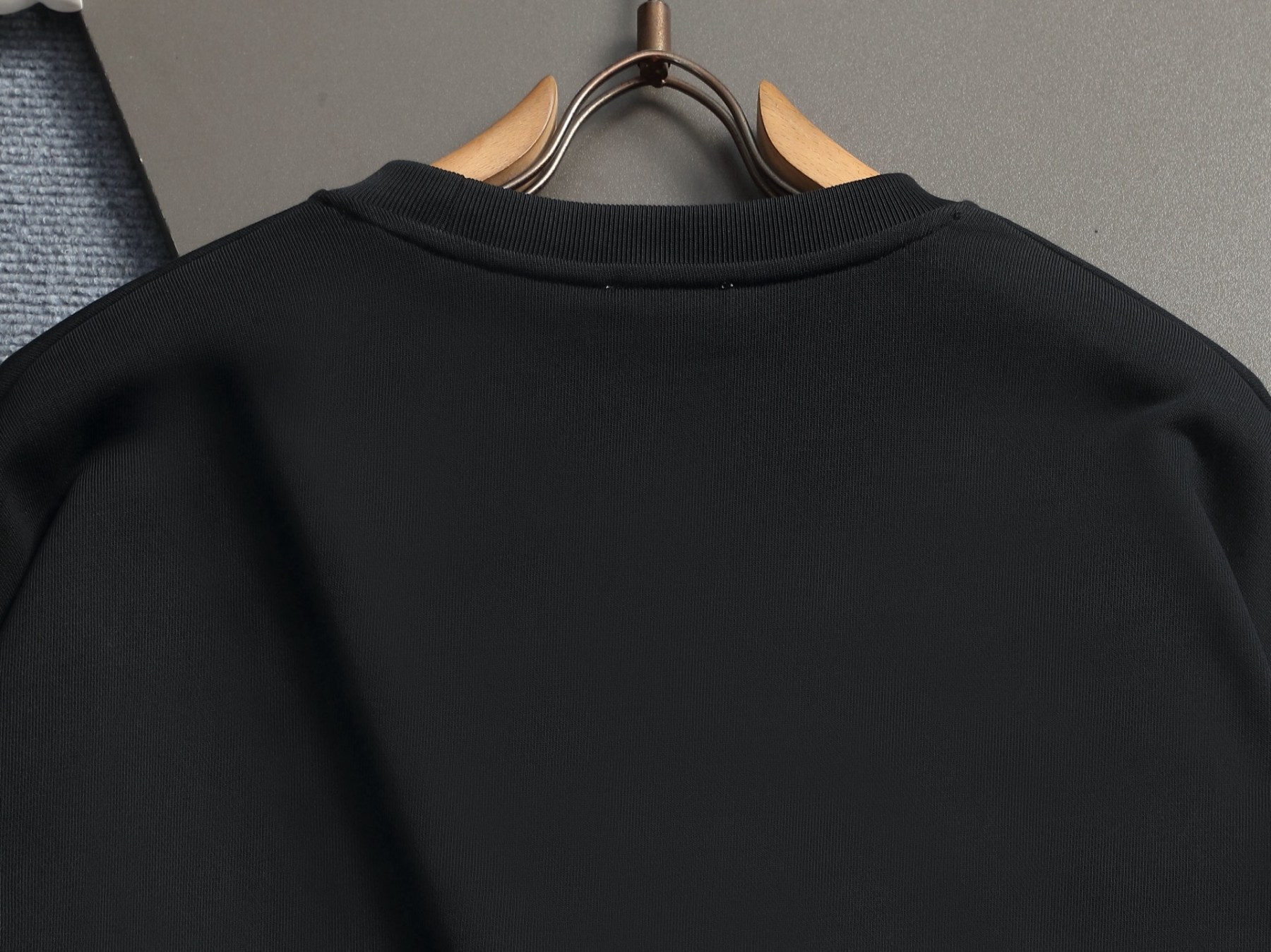 【MONCLER】刺繍長袖 T シャツ