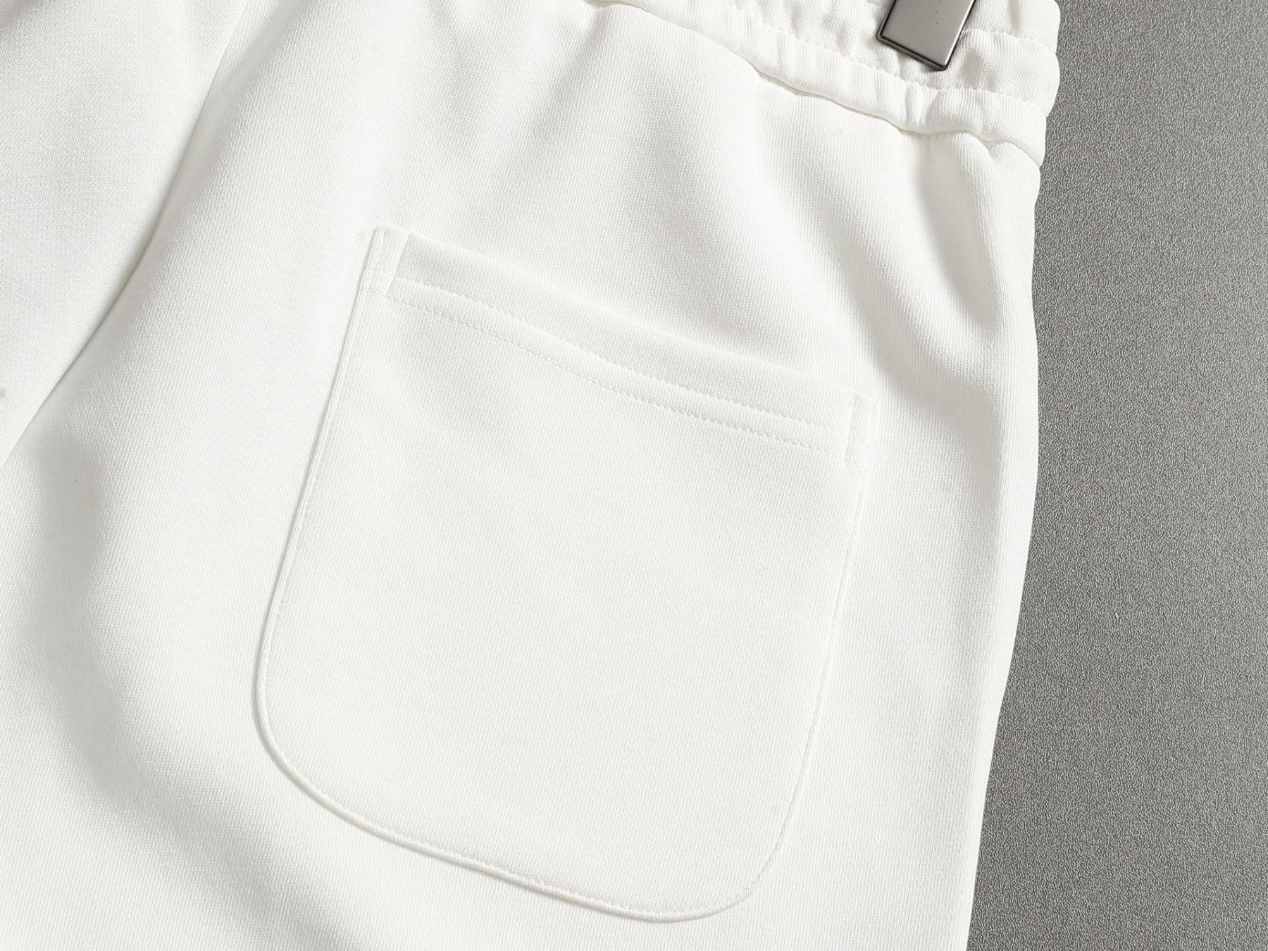 【FENDI】ショートパンツ