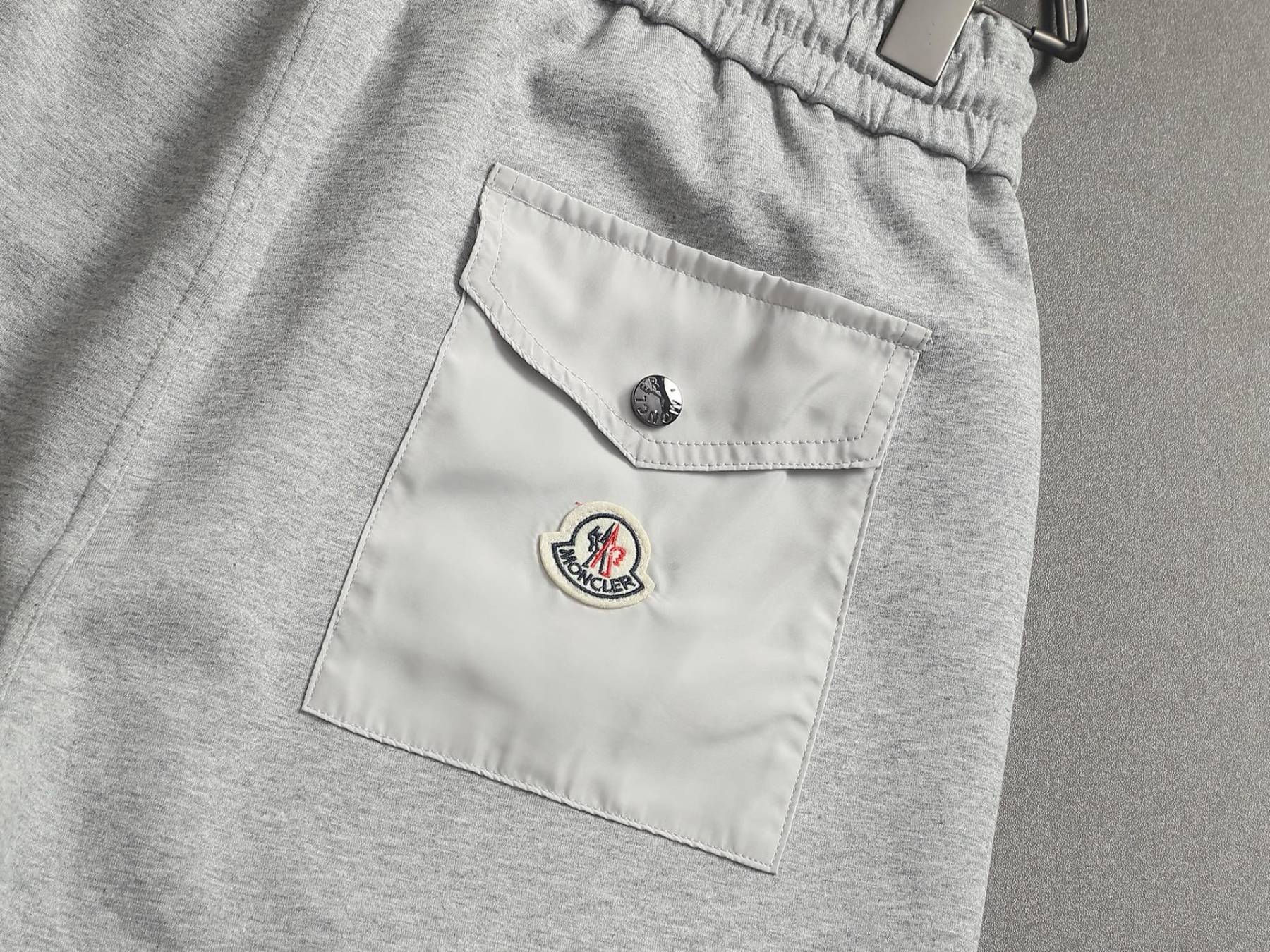 【MONCLER】ショートパンツ