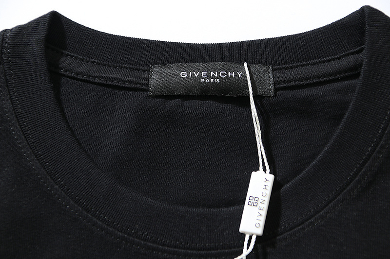【GIVENCHY 公式旗艦店】 ジバンシー Tシャツ ご好評に付き再入荷！