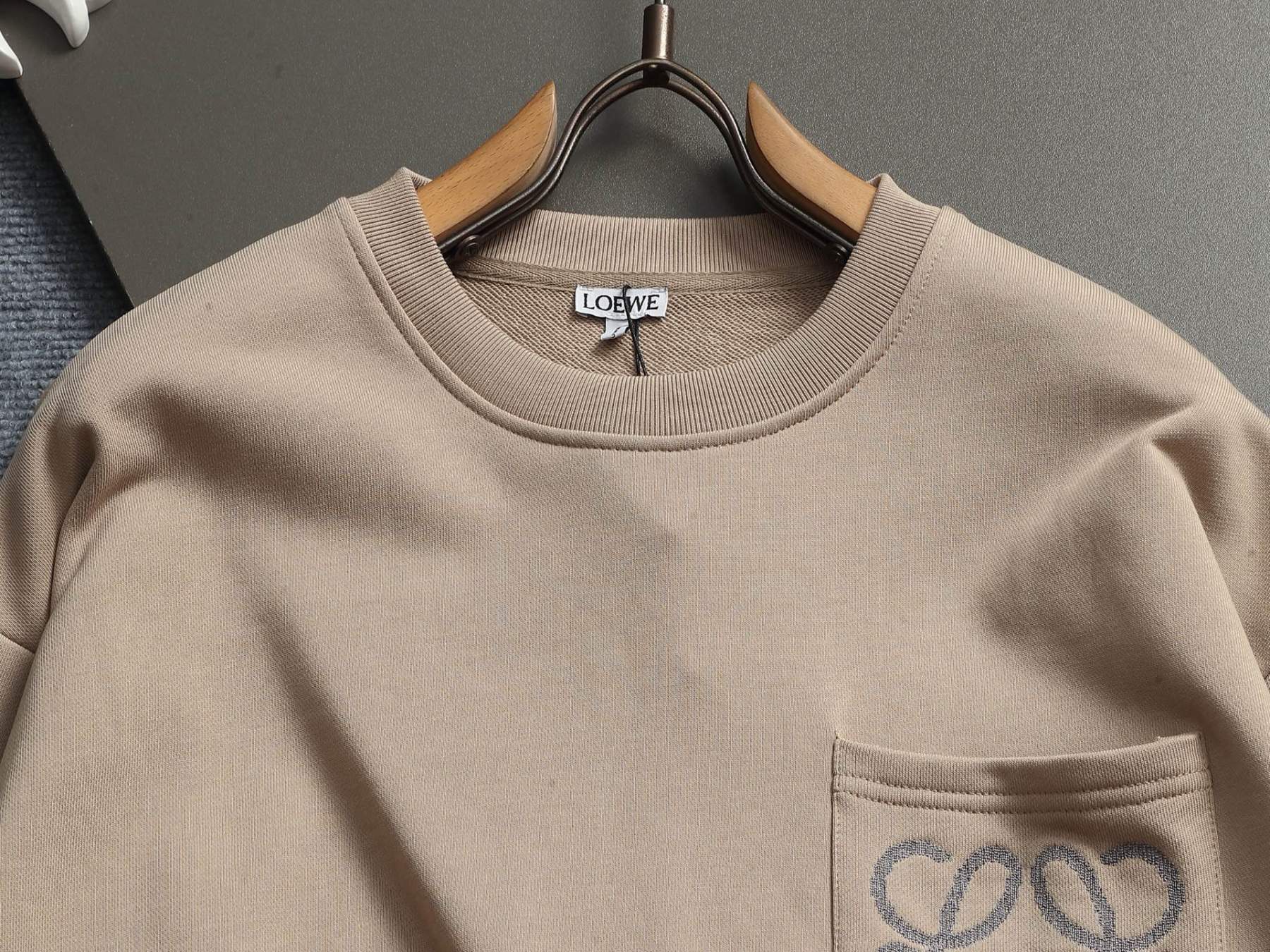 【LOEWE】刺繍長袖 T シャツ