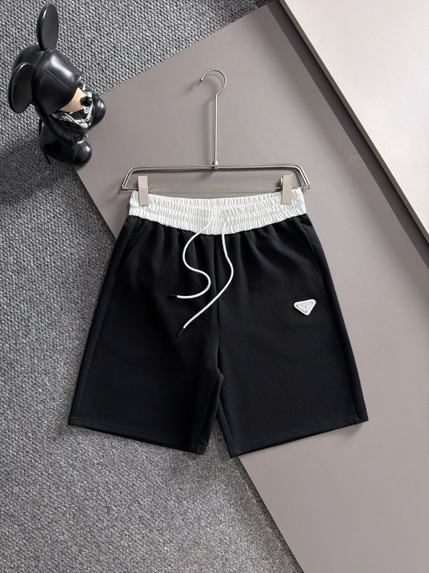 【PRADA】半袖T シャツショートパンツ セットアップ