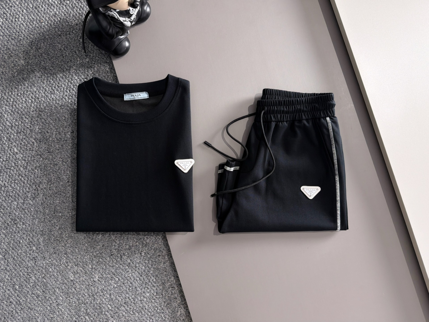 【PRADA】半袖T シャツショートパンツ セットアップ