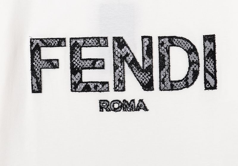 【FENDI】男女兼用、ご好評に付き再入荷！