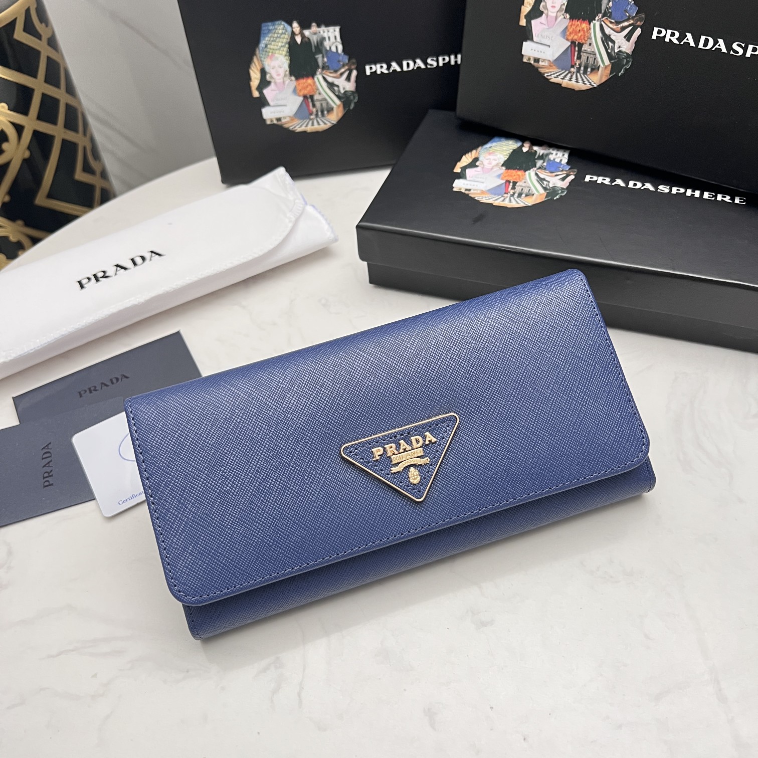 Pradaレザー コンチネンタルウォレット 財布 折財布