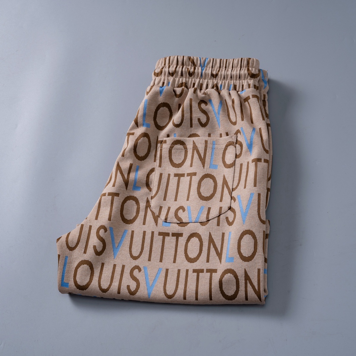【LOUIS VUITTON】ショートパンツ