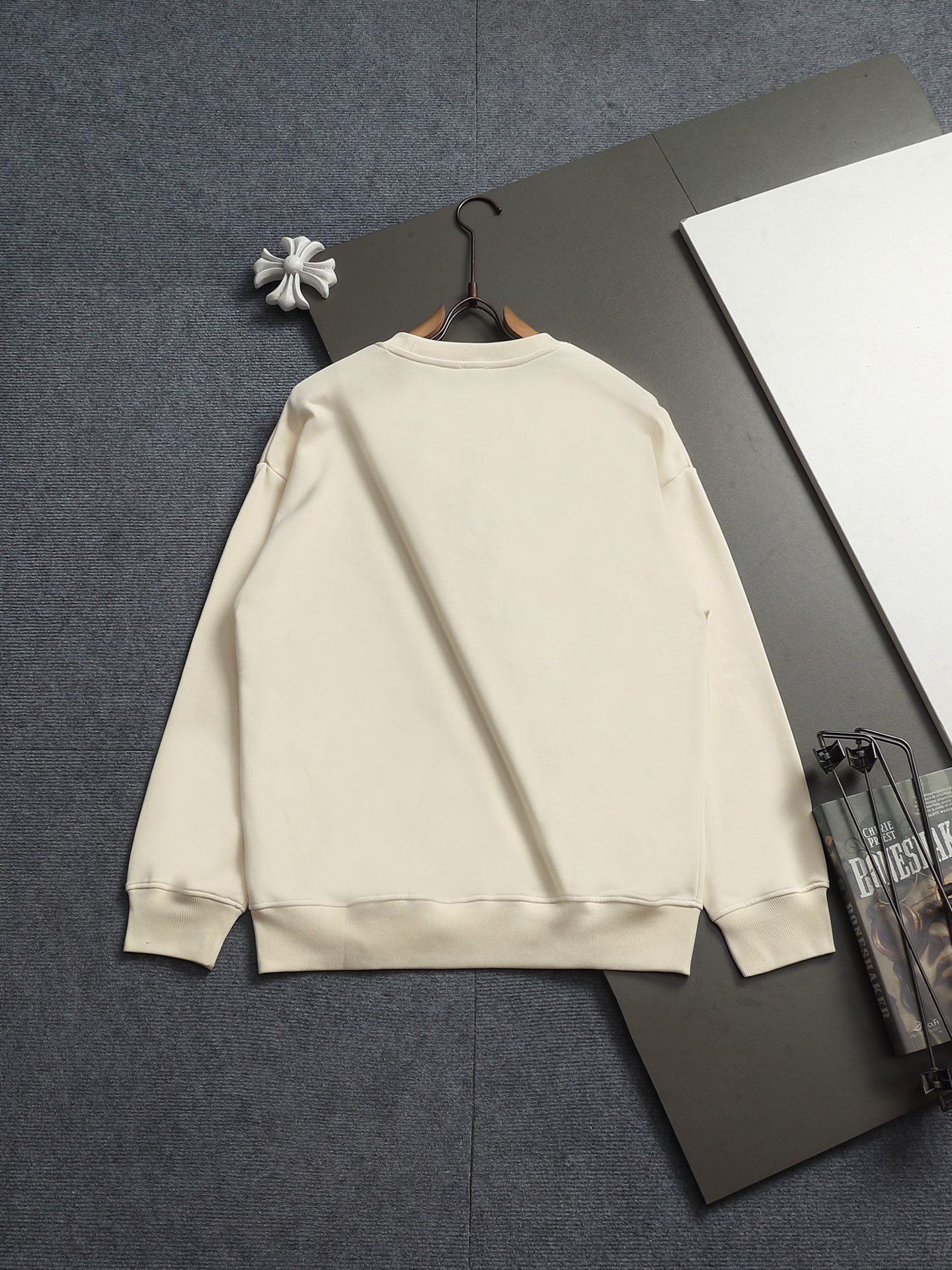【LOEWE】刺繍長袖 T シャツ