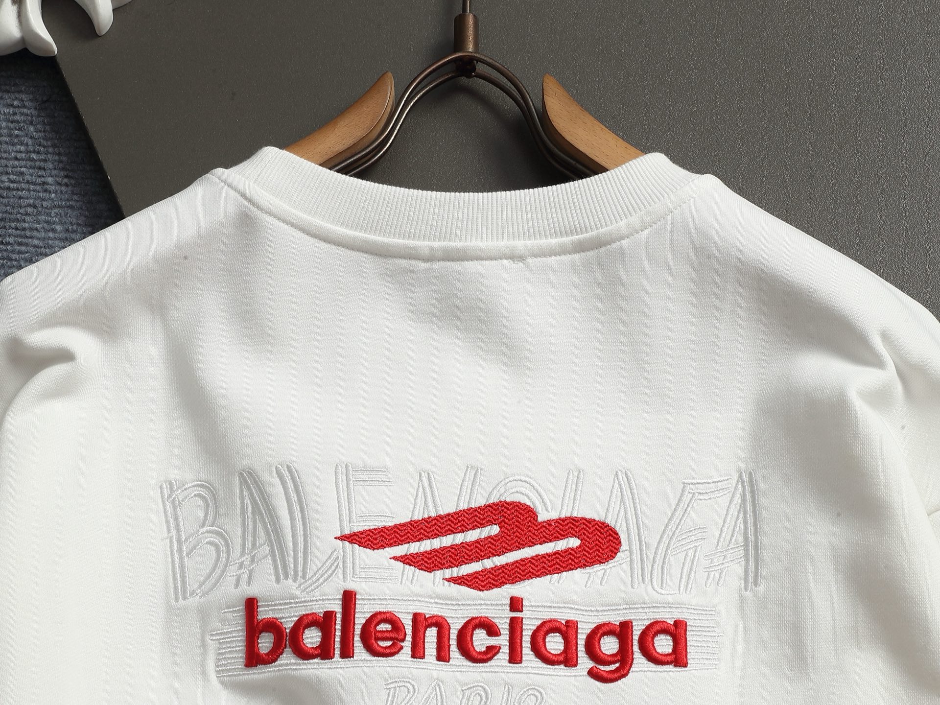 【BALENCIAGA】刺繍長袖 T シャツ