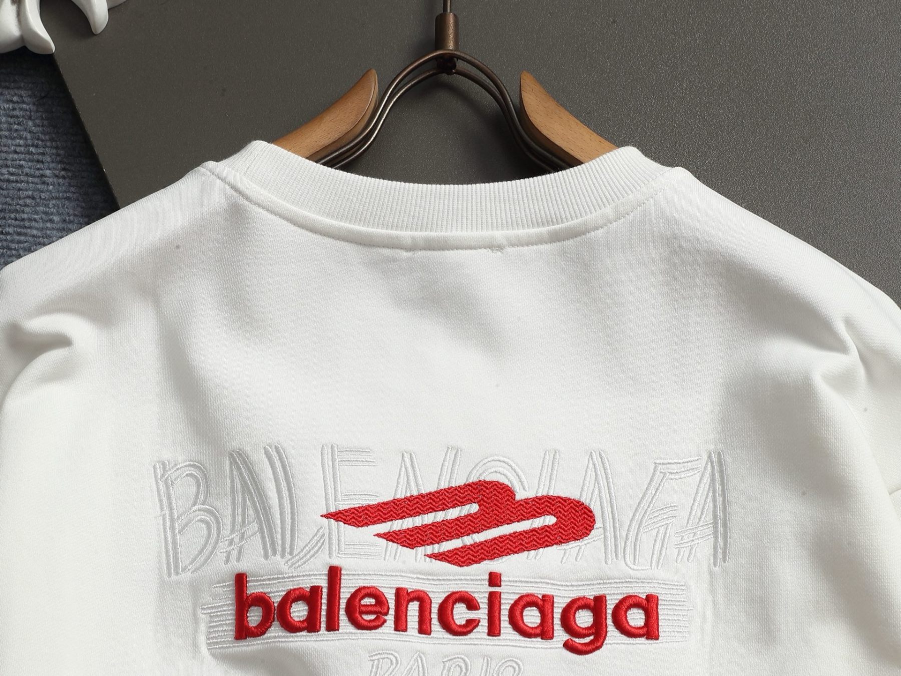 【BALENCIAGA】刺繍長袖 T シャツ