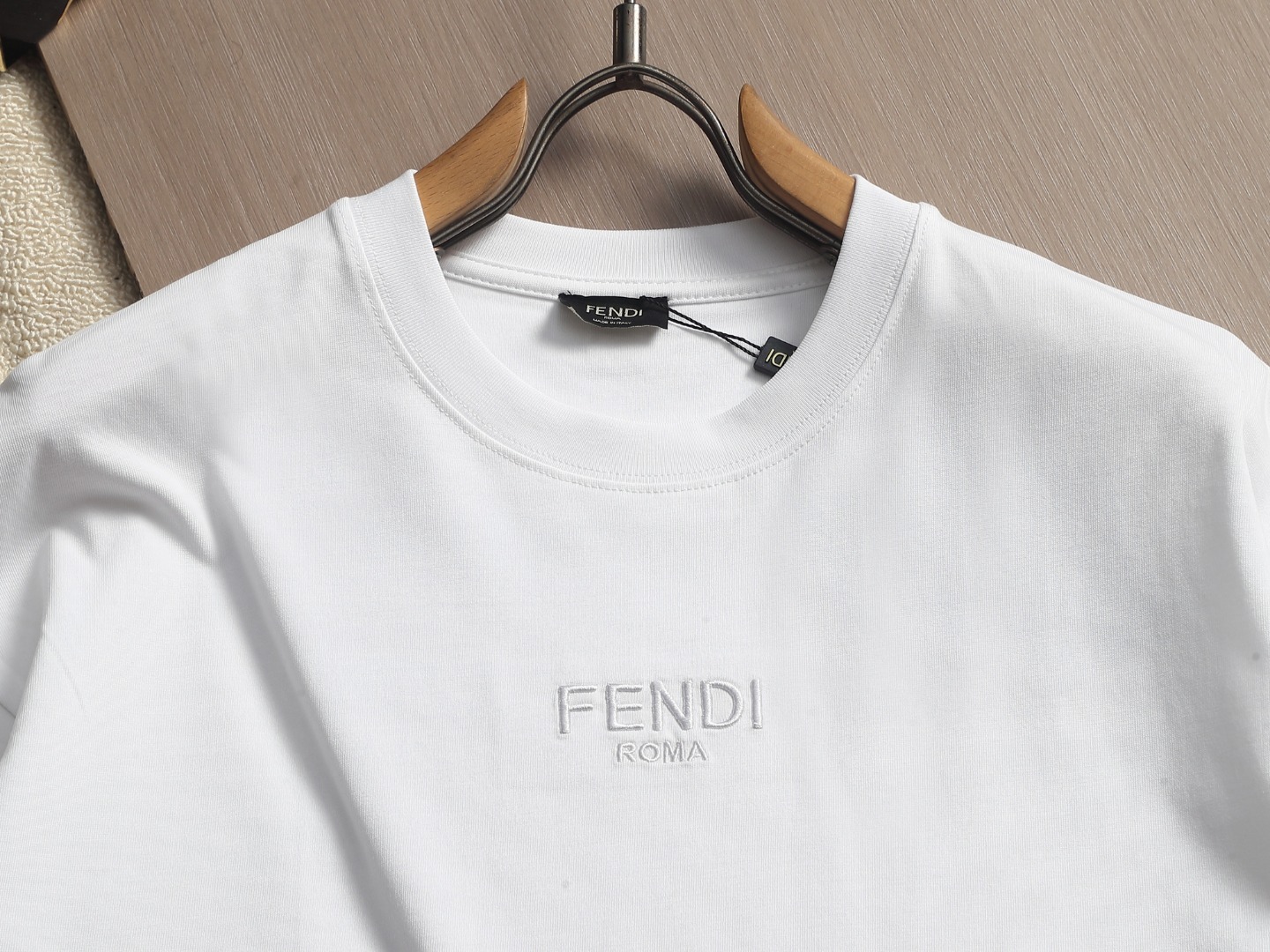 【FENDI】半袖 T シャツ