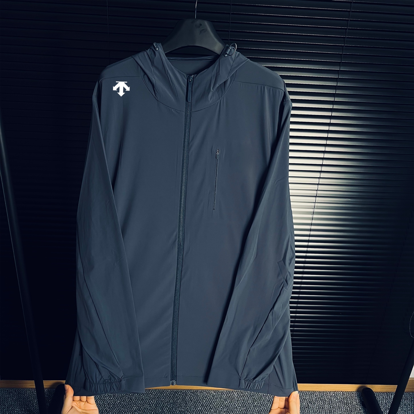 【DESCENTE】UV カットパーカー