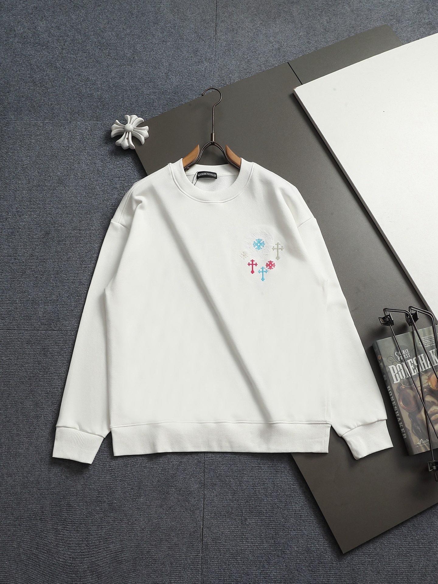 【CHROME HEARTS】刺繍長袖 T シャツ