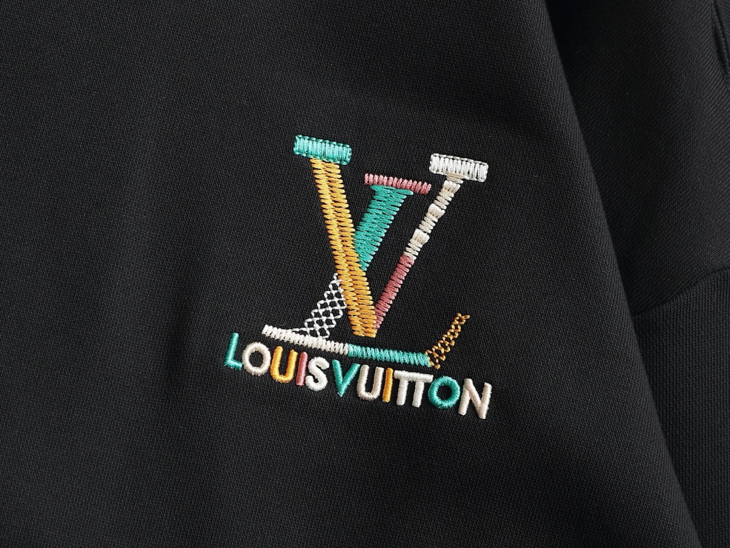 【LOUIS VUITTON】刺繍長袖 T シャツ