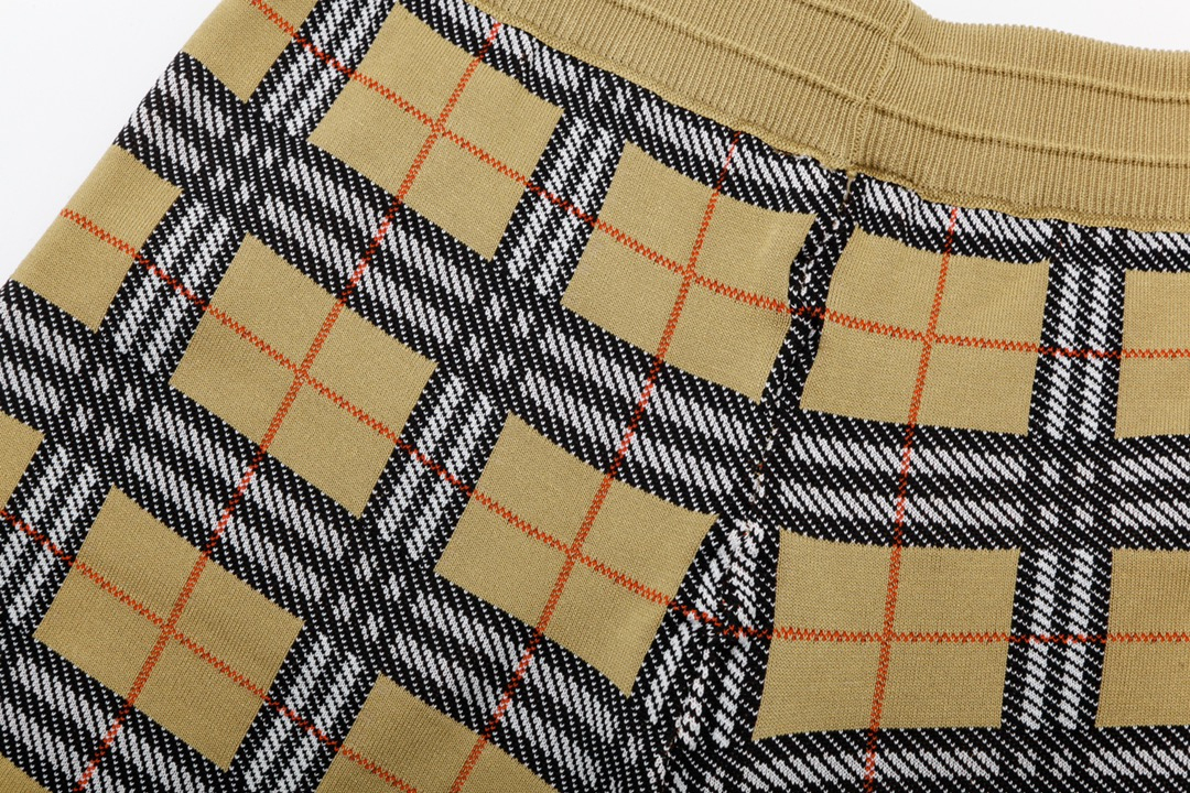 【BURBERRY】ショートパンツ