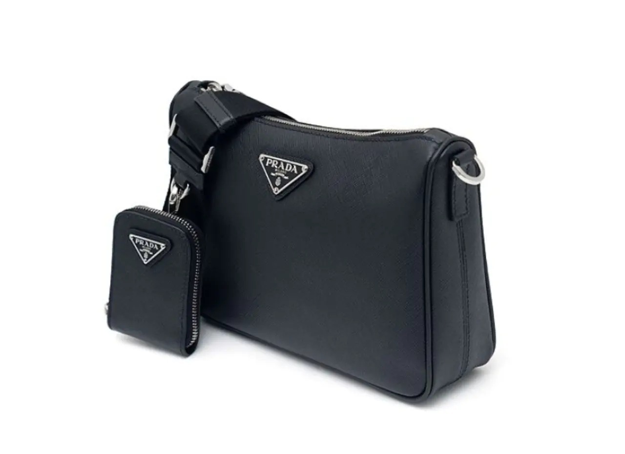 ☆PRADA サフィアーノレザー ショルダーバッグ☆
