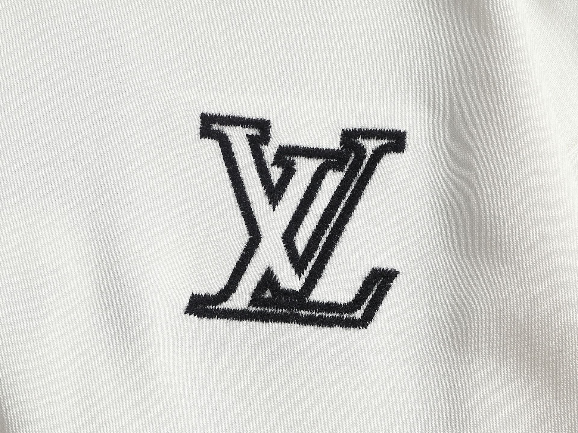 【LOUIS VUITTON】刺繍長袖 T シャツ
