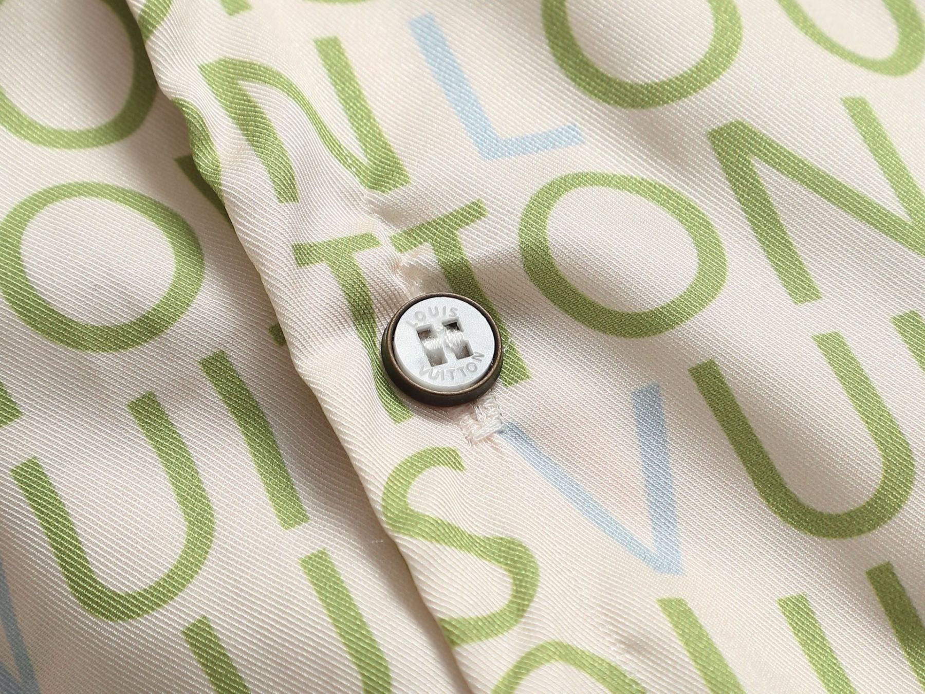 【LOUIS VUITTON】半袖シャツ