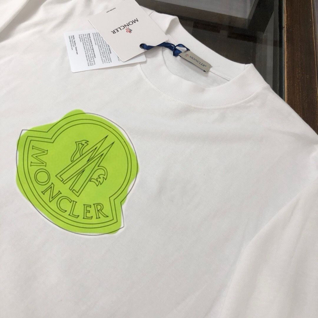 【MONCLER旗艦店】（モンクレール）長袖 ご好評に付き再入荷！