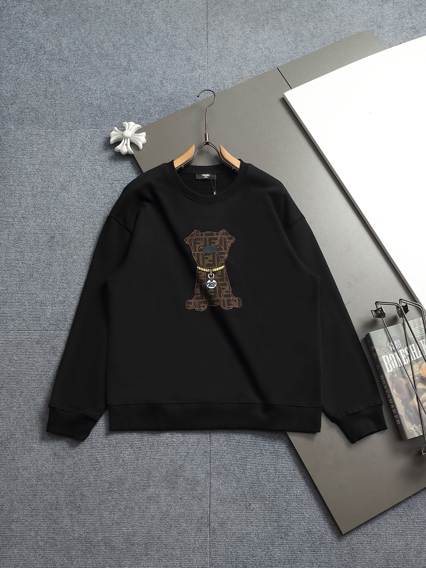 【FENDI】刺繍長袖 T シャツ