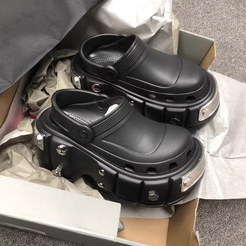 【BALENCIAGA 海外ブランド直営店】*HOT*男の子も女の子も着られます HARDCROCS™ ミュール