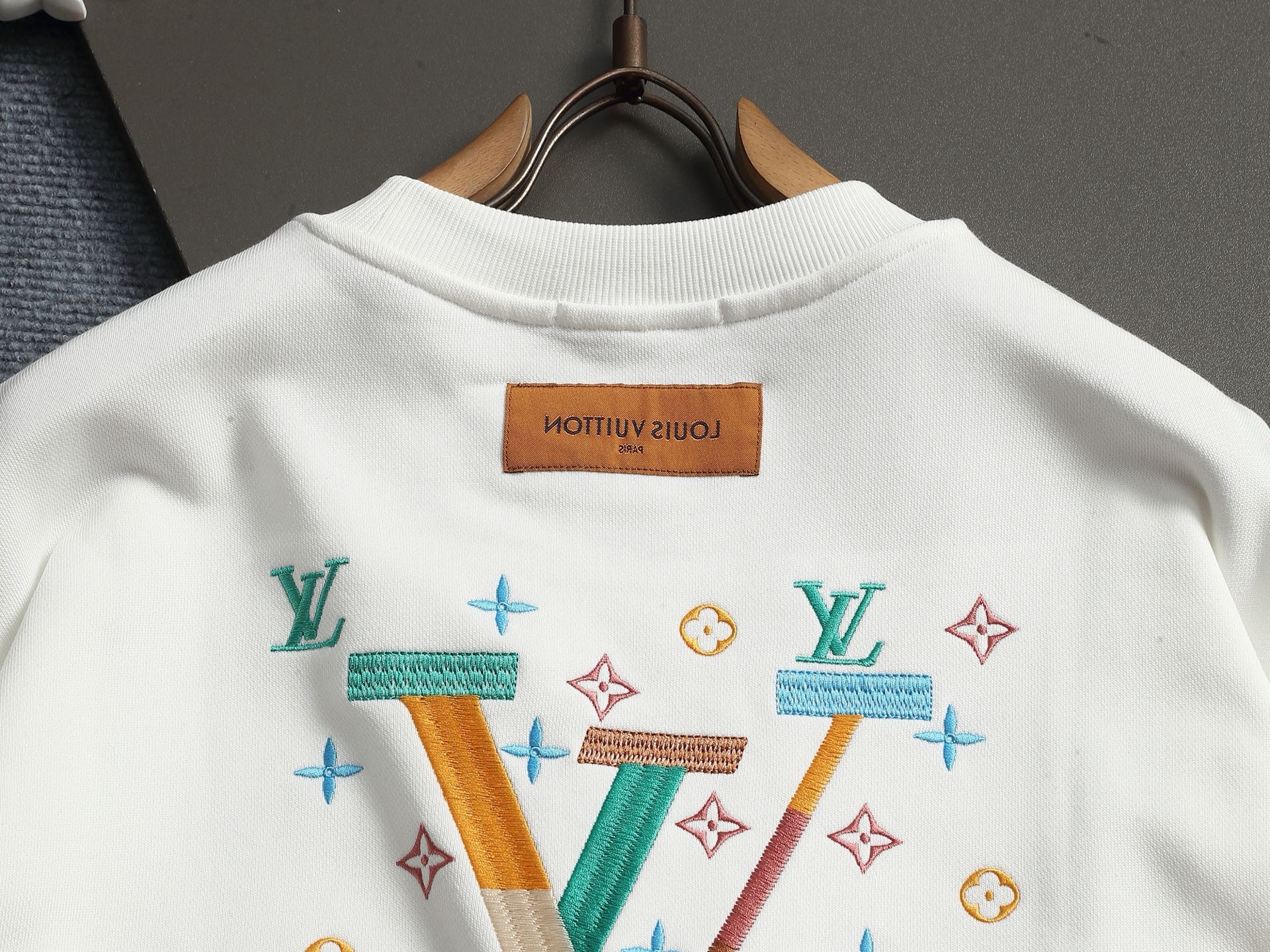 【LOUIS VUITTON】刺繍長袖 T シャツ