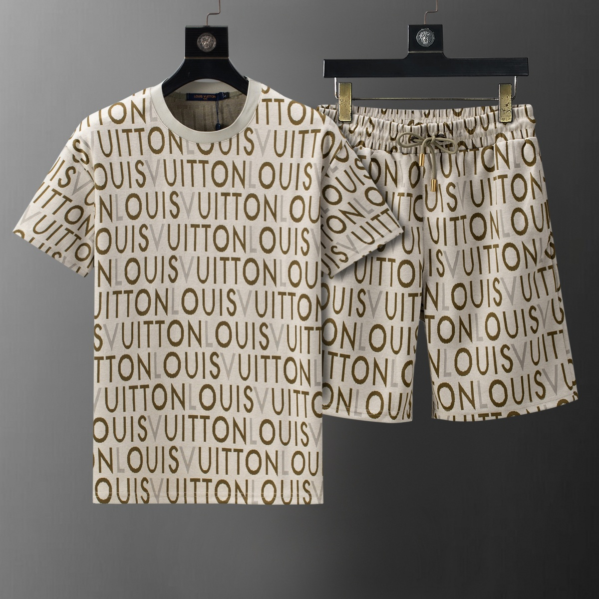 【LOUIS VUITTON】半袖T シャツショートパンツ セットアップ