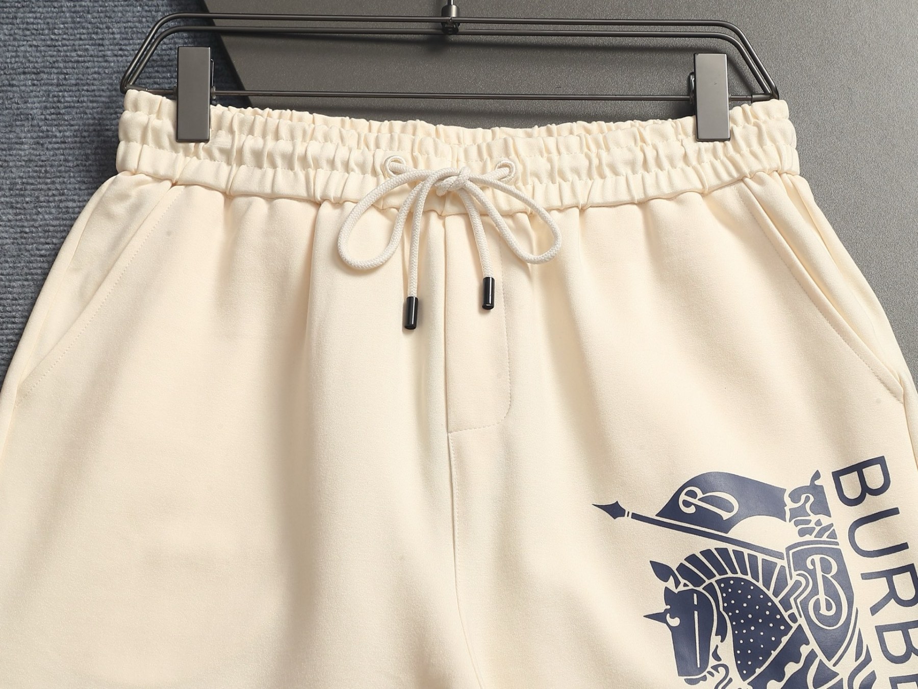 【BURBERRY】ショートパンツ