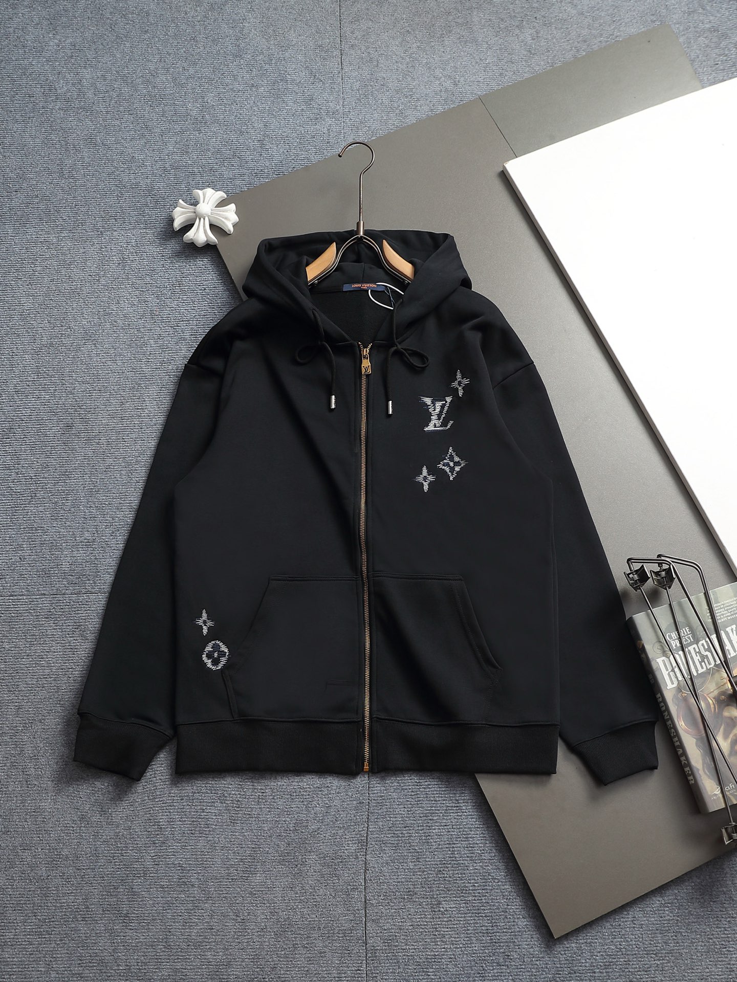 【LOUIS VUITTON】バーバリー パーカー