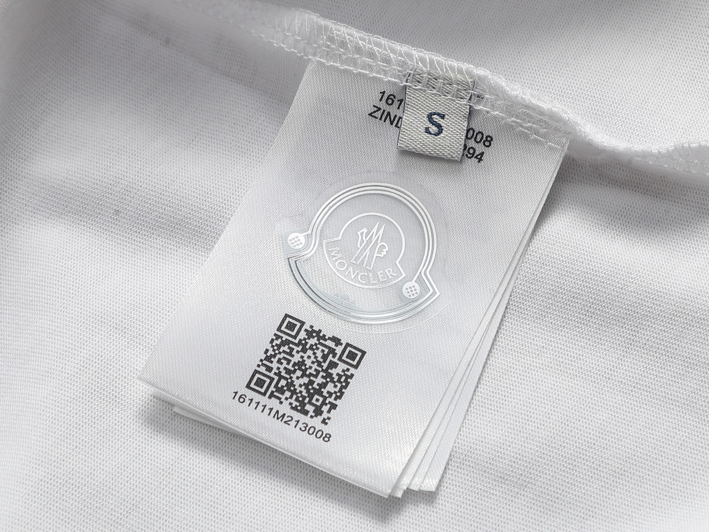 【MONCLER】刺繍半袖 T シャツ