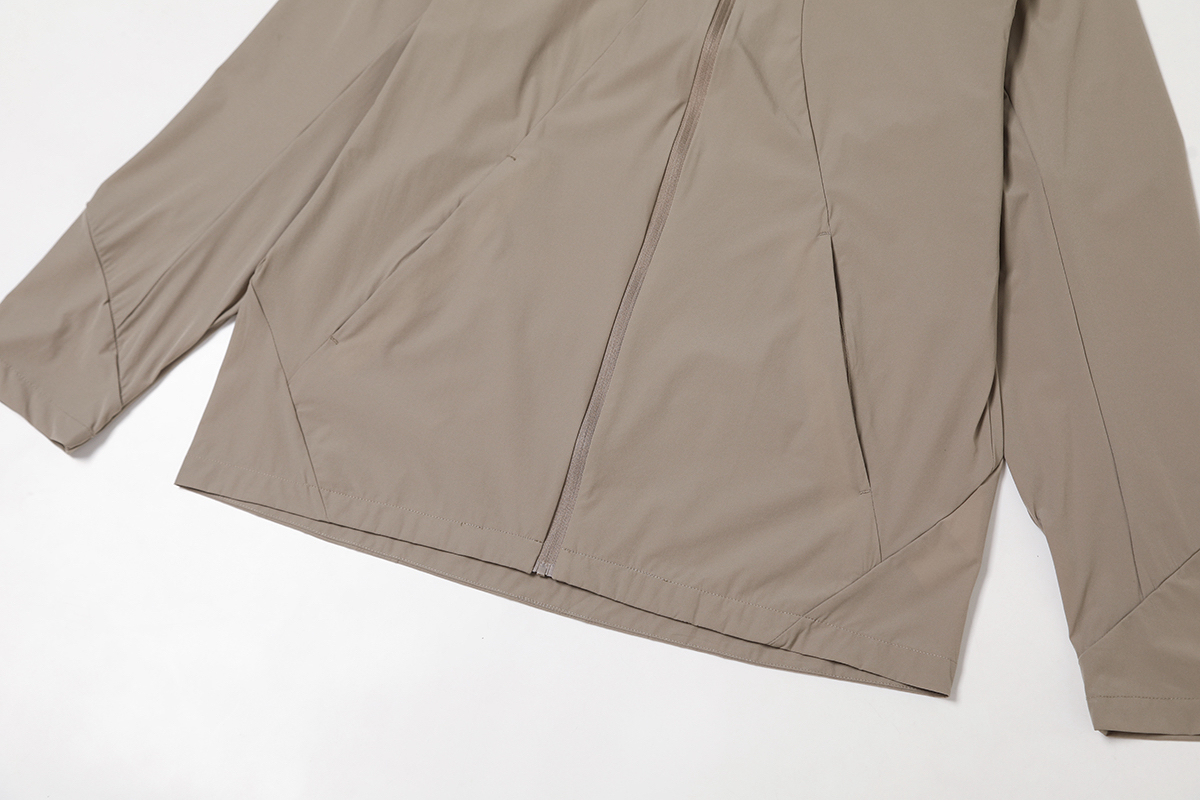 【DESCENTE】Lightweight UV カットパーカー