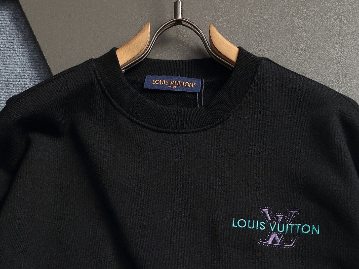 【LOUIS VUITTON】刺繍長袖 T シャツ
