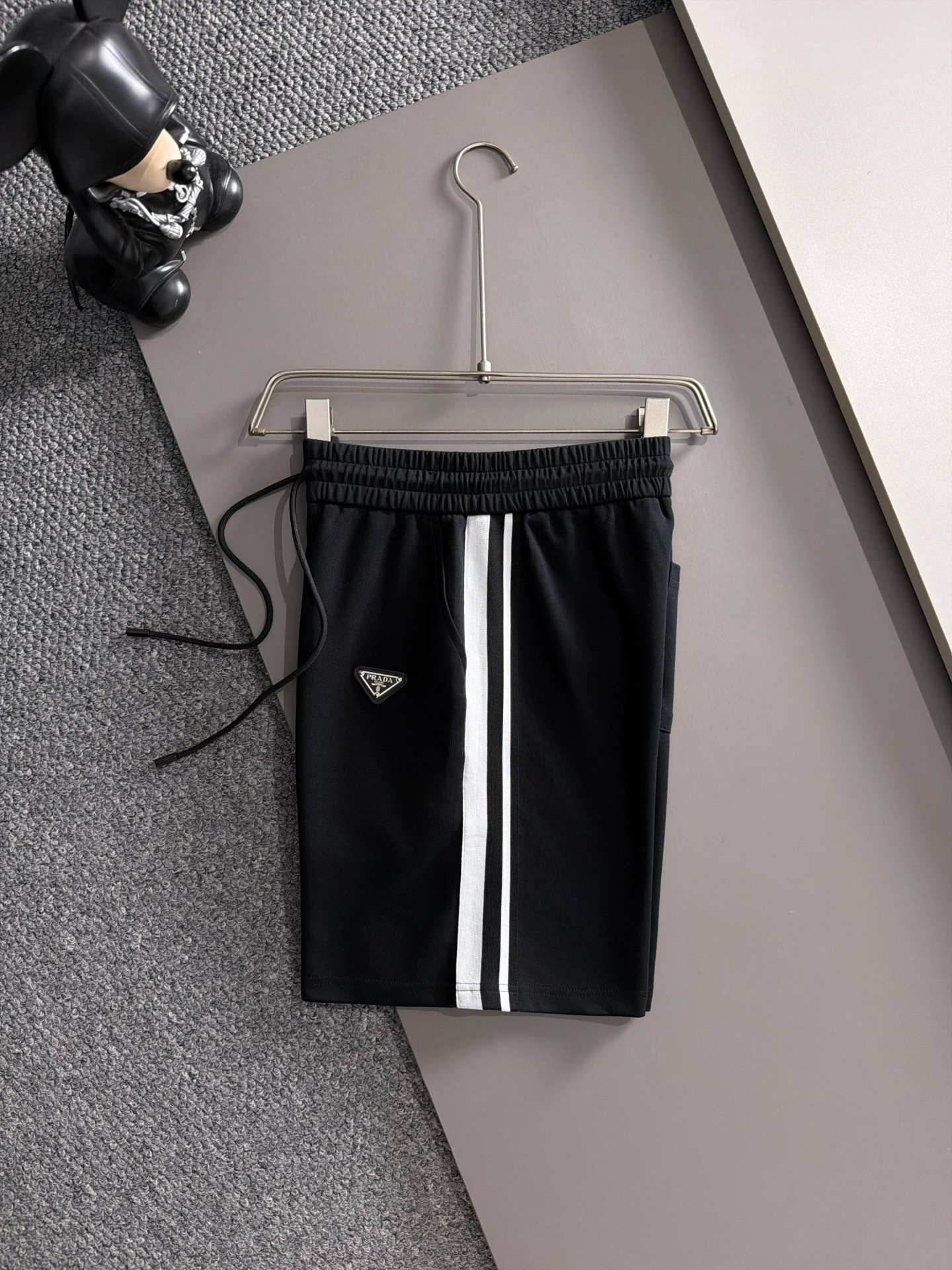 【PRADA】半袖T シャツショートパンツ セットアップ