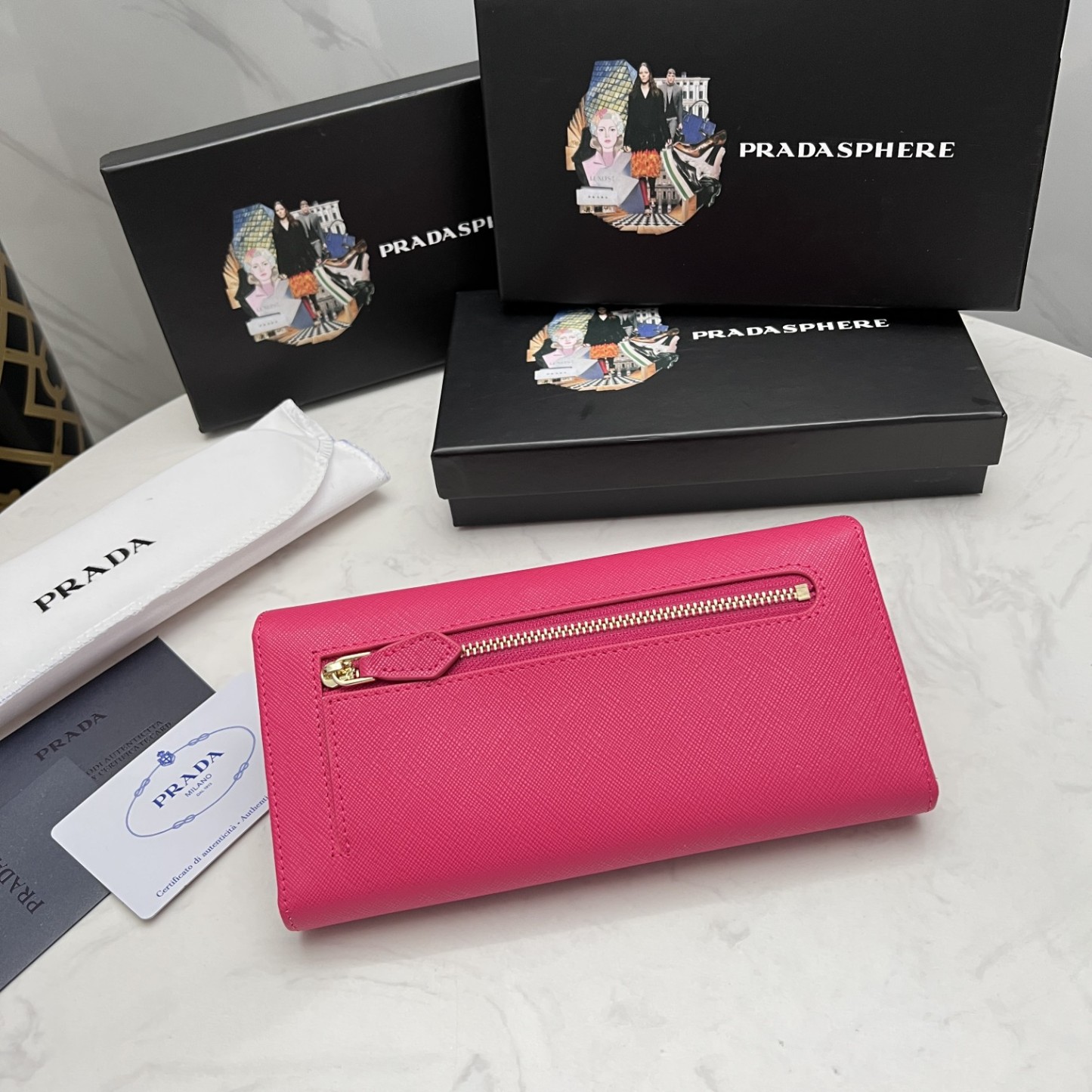 Pradaレザー コンチネンタルウォレット 財布 折財布