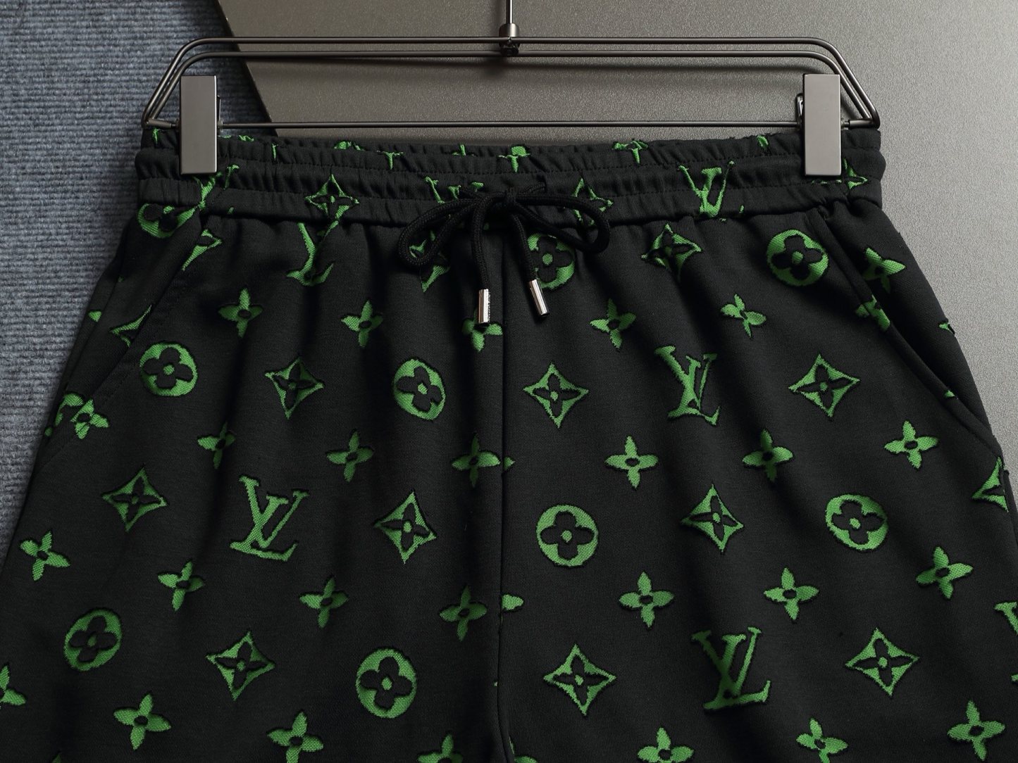 【LOUIS VUITTON】ショートパンツ
