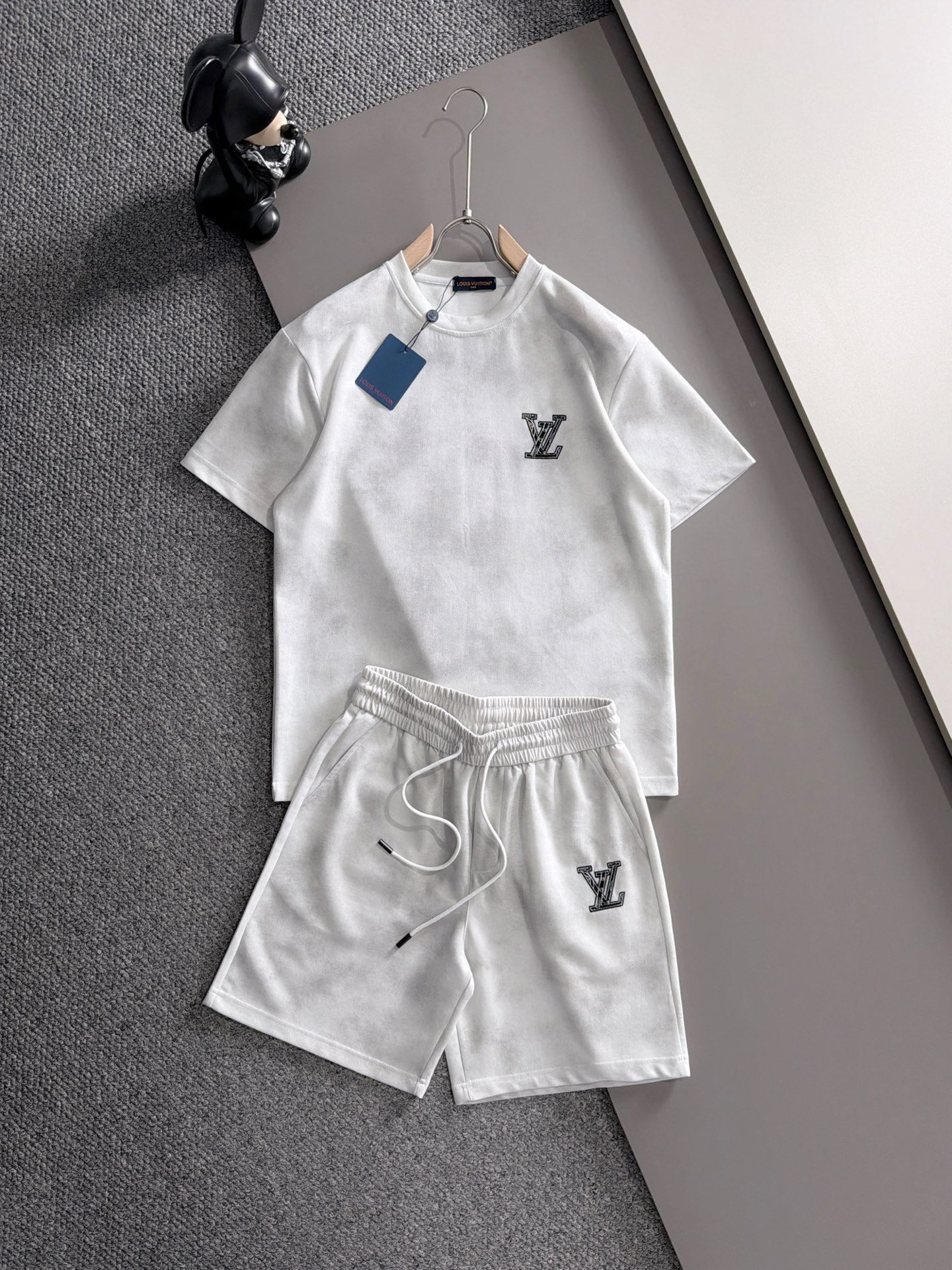 【LOUIS VUITTON】半袖T シャツショートパンツ セットアップ