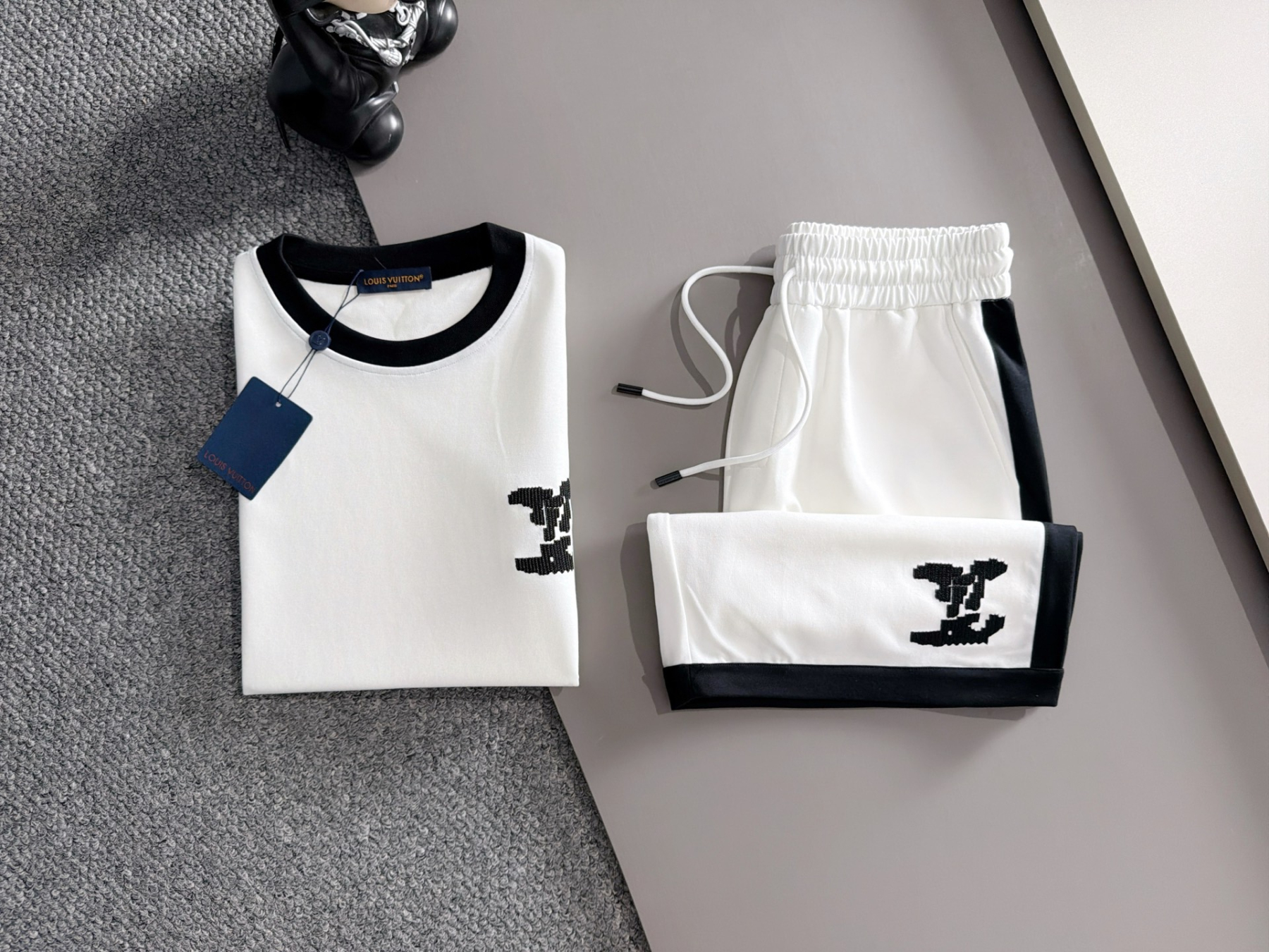 【LOUIS VUITTON】半袖T シャツショートパンツ セットアップ