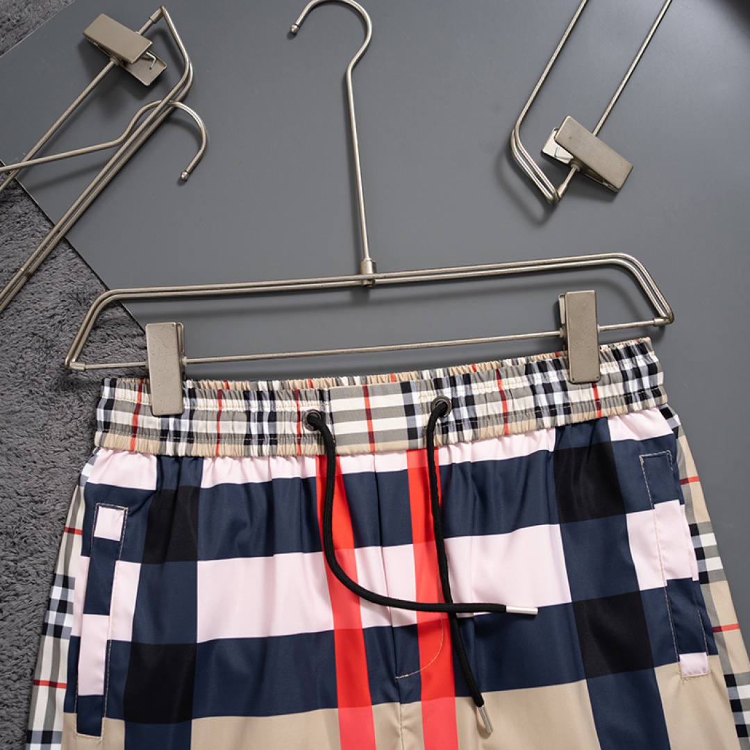 【BURBERRY】ショートパンツ