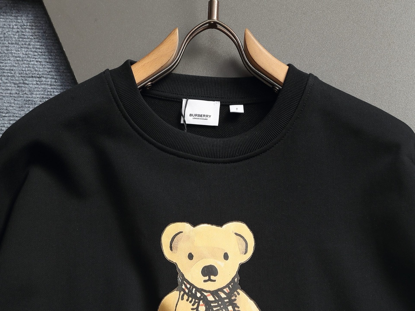 【BURBERRY】プリント長袖 T シャツ
