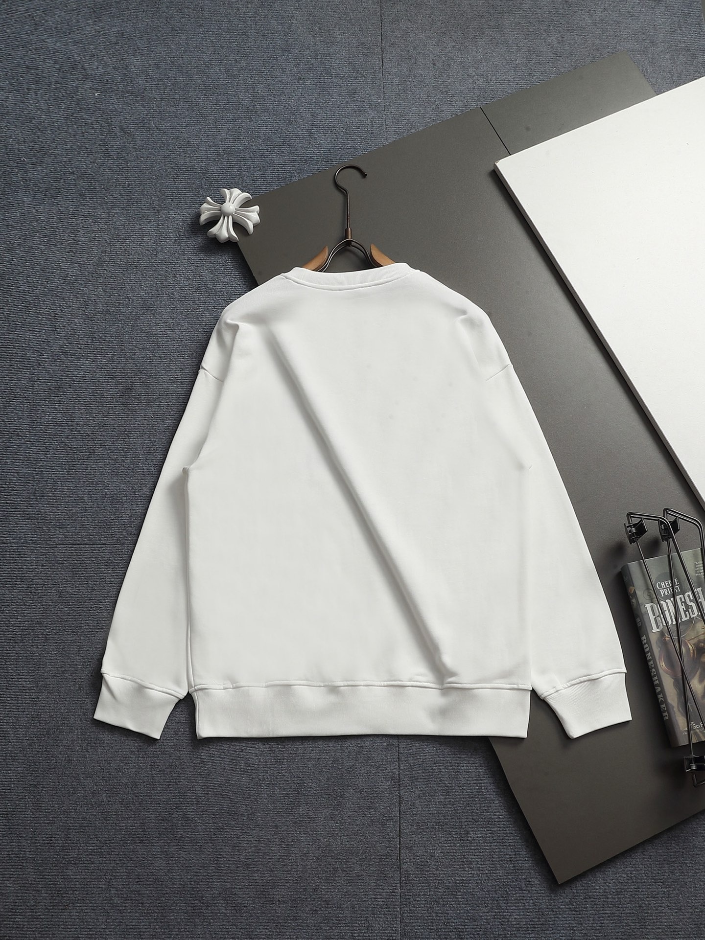 【DIOR】刺繍長袖 T シャツ