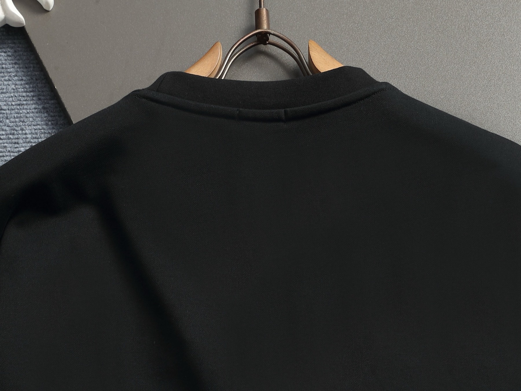 【BURBERRY】刺繍長袖 T シャツ