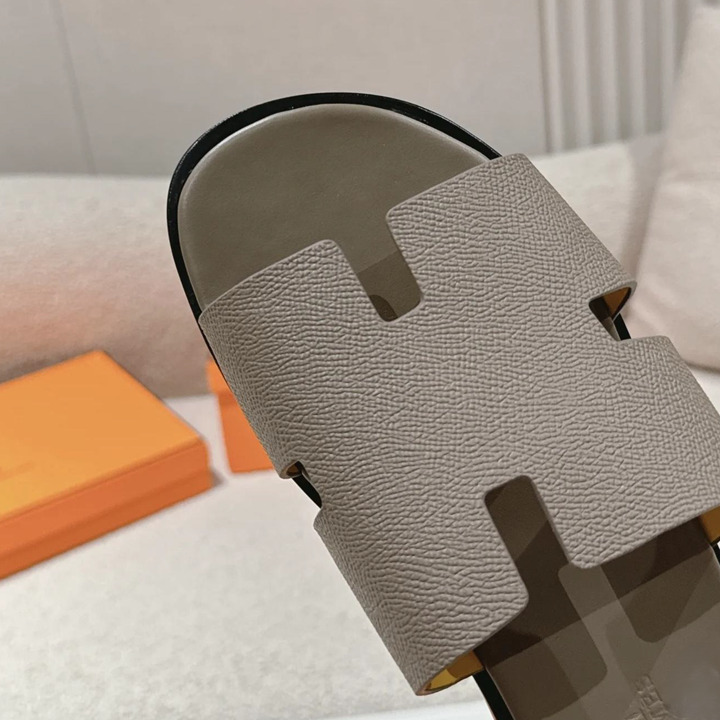大人カラー☆【HERMES】メンズサンダル イズミール エトゥープ