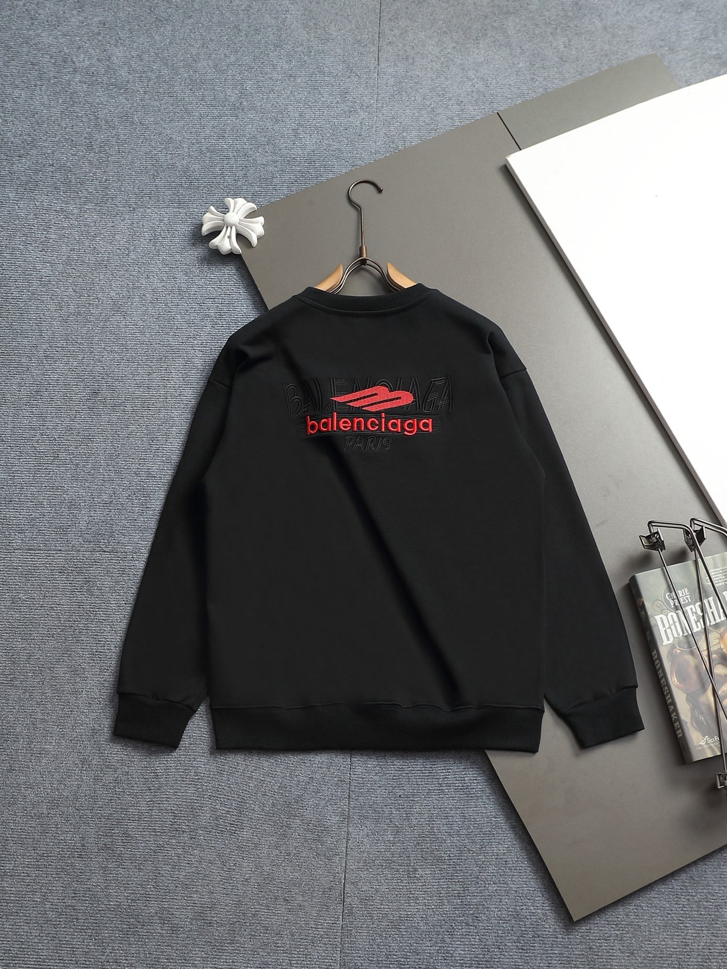 【BALENCIAGA】刺繍長袖 T シャツ