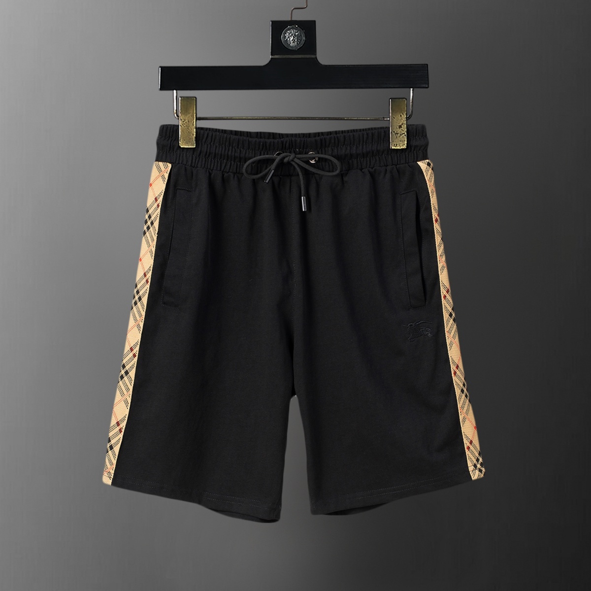【BURBERRY】ショートパンツ