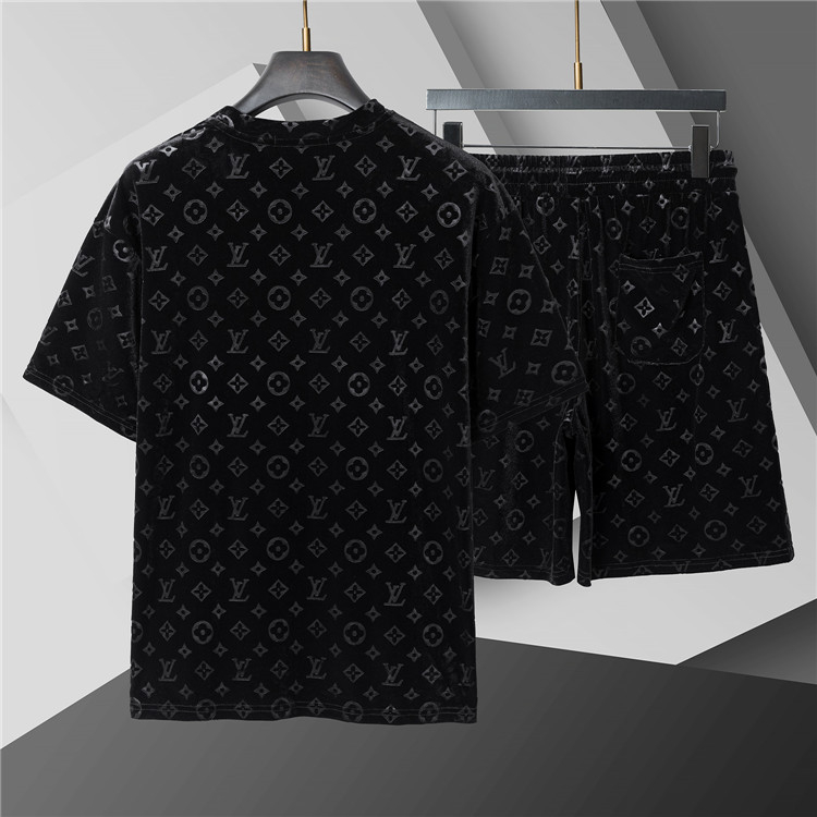 【LOUIS VUITTON】半袖T シャツショートパンツ セットアップ